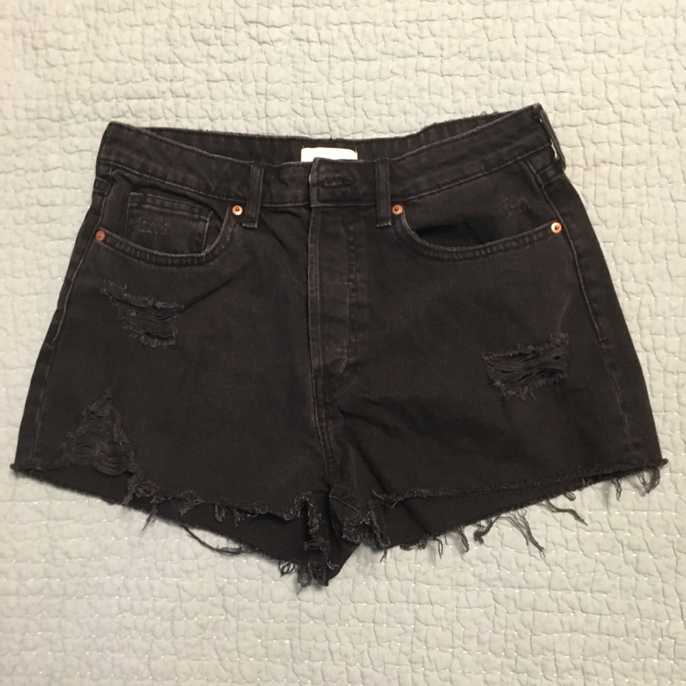 MUST GO: H&M Dark Grey Ripped Denim Shorts